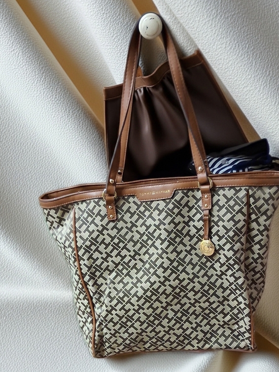 Tommy Hilfiger Handbags - Tommy Hilfiger Brown and Cream Patterned Tote with Leather Trim